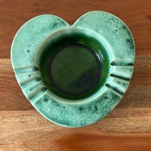 Vintage Hull Pottery Mid-Century Modern MCM Heart Shaped Ashtray.